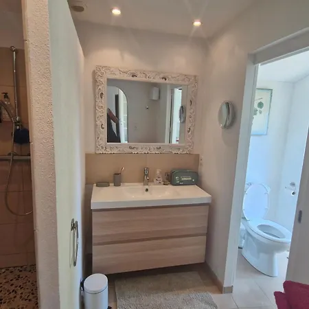 Villa Climatisee Avec Piscine Privee, Proche Mer A Sainte-maxime, 6 Chambres, 8-10 Pers, Parking, Wifi - Fr-1-780-83