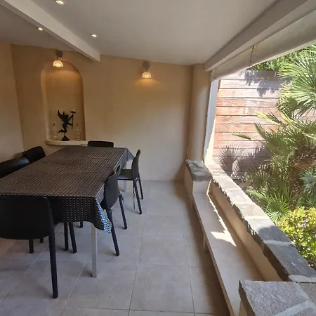 Climatisee Avec Piscine Privee, Proche Mer A Sainte-maxime, 6 Chambres, 8-10 Pers, Parking, Wifi - Fr-1-780-83 * Sainte-Maxime