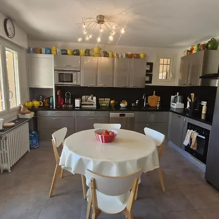 Villa Climatisee Avec Piscine Privee, Proche Mer A Sainte-maxime, 6 Chambres, 8-10 Pers, Parking, Wifi - Fr-1-780-83 *