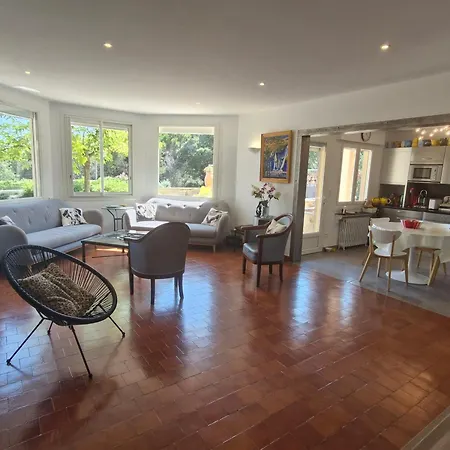 Climatisee Avec Piscine Privee, Proche Mer A Sainte-maxime, 6 Chambres, 8-10 Pers, Parking, Wifi - Fr-1-780-83 Villa